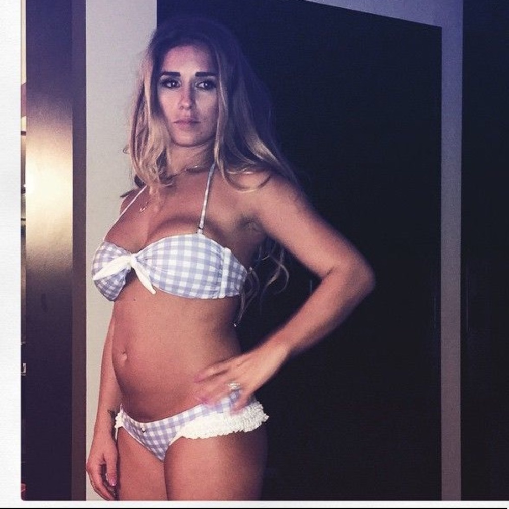 Looking for JJD x Amore Sorvete bottoms